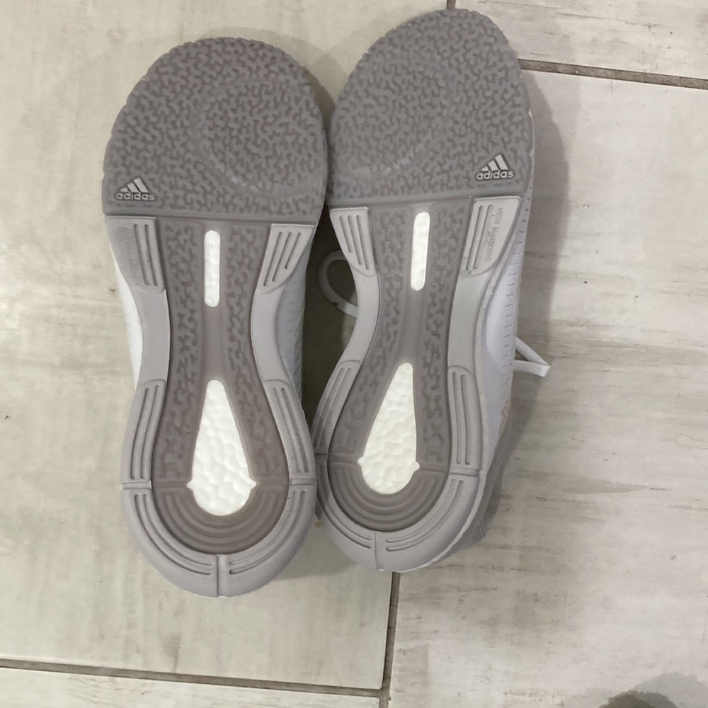 Aasics volleyball shoes